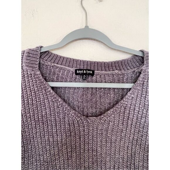 Knyt‎ and lynk soft thick knit flared sleeve sweater size medium - Picture 2 of 6